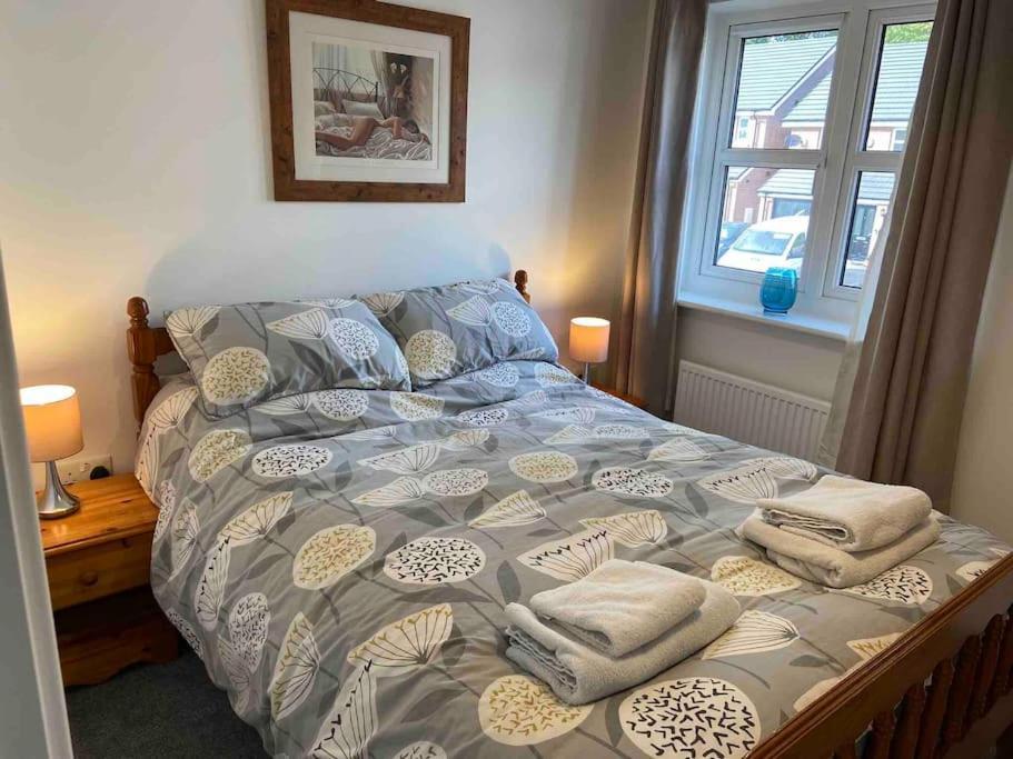 Modern 2 Bed Nestled In The Abergavenny Hills Villa Exterior photo